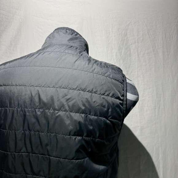 Carhartt Vest Mens M Black Rain Defender Insulated Puffer Work Wear - Picture 9 of 11